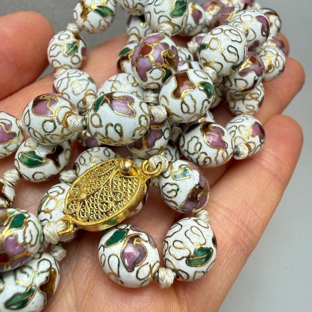 VTG Cloisonné Bead Necklace 27" Chinese Export Gold Tone White Pink Floral Knot